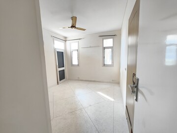 Bathroom in 3.5 BHK Apartment at Medinova Apartment, Sector 56 – for Rent