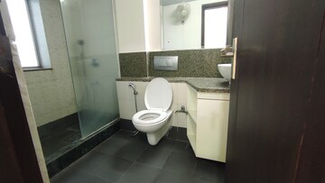Bathroom in 3.5 BHK Apartment at Parsvnath Exotica, Sector 53 – for Rent