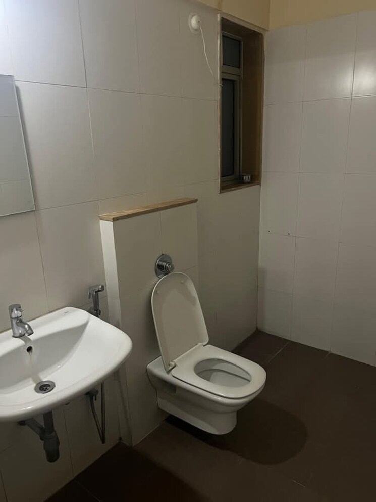 Bathroom, lodha-palava-exotica 2 Bedroom 963 Sq.Ft. Apartment In Dombivli East Thane 8454326