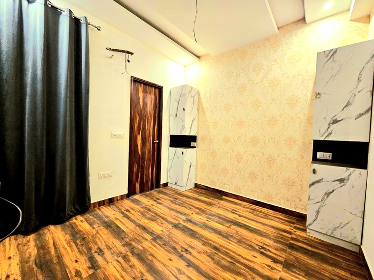 Bedroom, peer mucchalla 3 Bedroom 110 Sq.Yd. Builder Floor In Peer Mucchalla Zirakpur 8454344