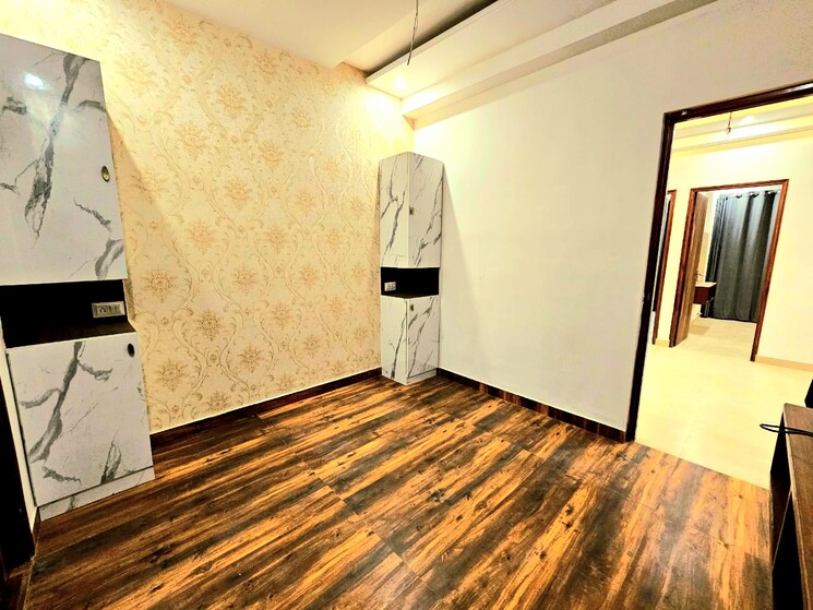 Bedroom, peer mucchalla 3 Bedroom 110 Sq.Yd. Builder Floor In Peer Mucchalla Zirakpur 8454344