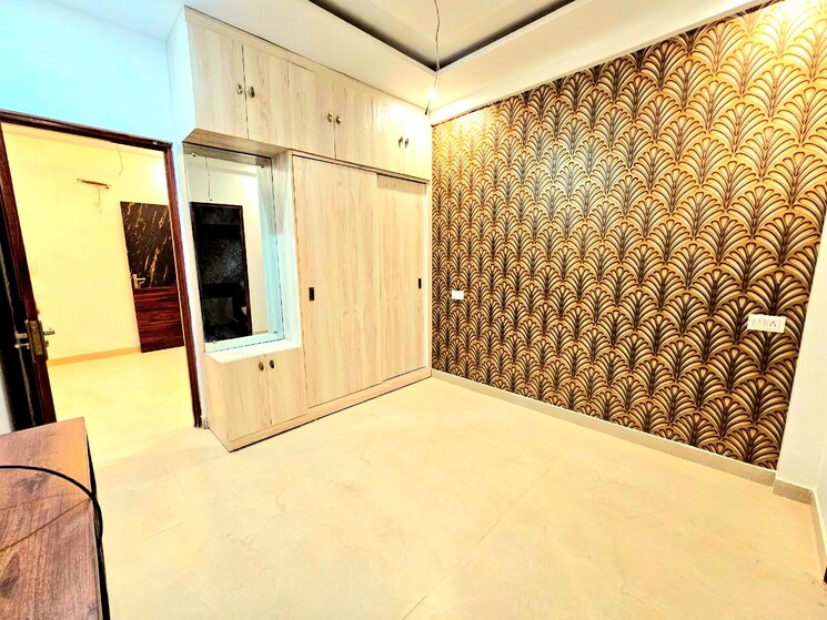 Bedroom, peer mucchalla 3 Bedroom 110 Sq.Yd. Builder Floor In Peer Mucchalla Zirakpur 8454344