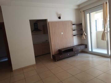 Room in 2 BHK Apartment at Bhartiya Nikoo Homes Phase 2, Thanisandra Main Road – for Rent
