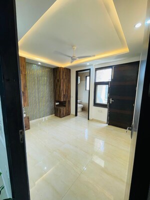 Master Bedroom in 3 BHK Builder Floor at Sushant Lok 2, Sector 57 – for Sale