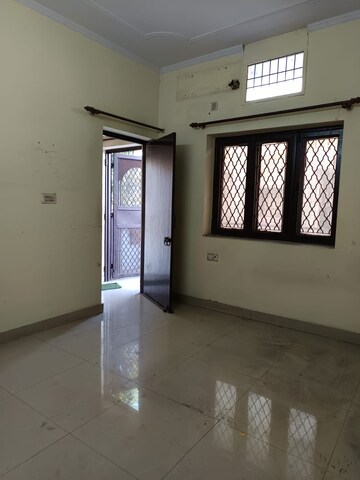 Living Room in 2 BHK Apartment at Paschim Vihar – for Rent