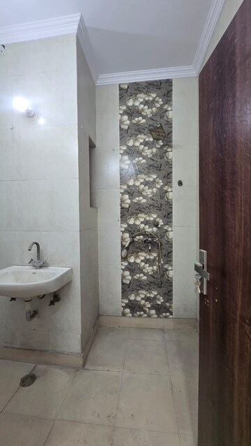 Bathroom in 2 BHK Apartment at Paschim Vihar – for Rent