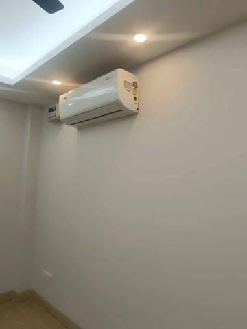 Master Bedroom in 2 BHK Builder Floor at Saket – for Rent