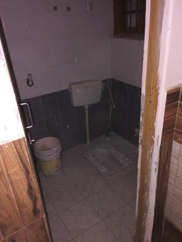 Bathroom in 1 BHK Apartment at Sector 1-4 – for Rent
