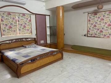 Bedroom in 4 BHK Villa at Ambawadi – for Rent