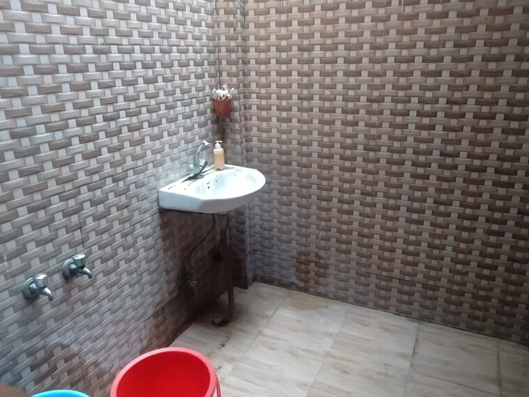 Bathroom, mu 1 greater noida 2 Bedroom 90 Sq.Mt. Independent House In Mu 1 Greater Noida Greater Noida 8454448