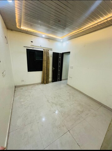Master Bedroom in 2 BHK Builder Floor at Paschim Vihar – for Rent