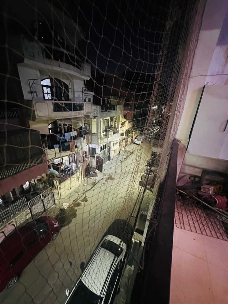 Balcony, paschim vihar 2 Bedroom 900 Sq.Ft. Builder Floor In Paschim Vihar Delhi 8454497