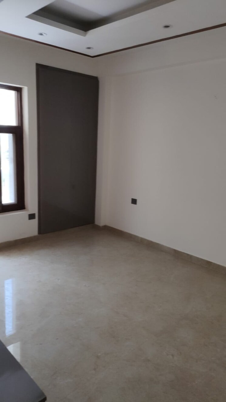 Room, sector 43 3 Bedroom 200 Sq.Yd. Builder Floor In Sector 43 Faridabad 8454526