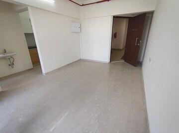 2 BHK Apartment For Rent in Omkar Signet, Malad East