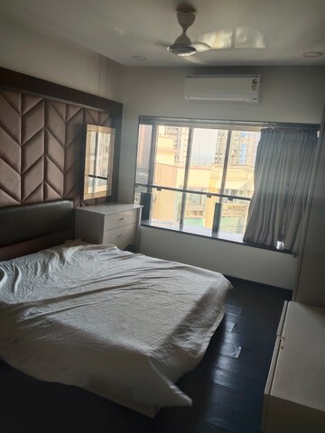 Room in 2 BHK Apartment at Jolly Maker Apartment, Cuffe Parade – for Rent