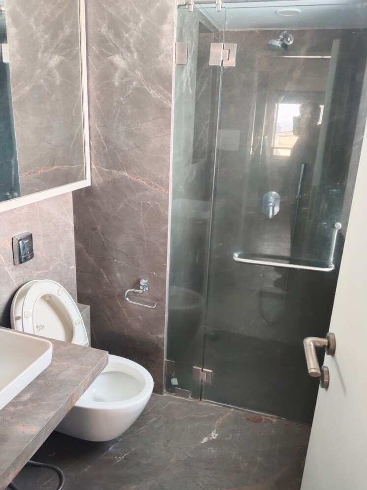 Attached Bathroom, jolly-maker-apartment 2 Bedroom 1200 Sq.Ft. Apartment In Cuffe Parade Mumbai 8454603