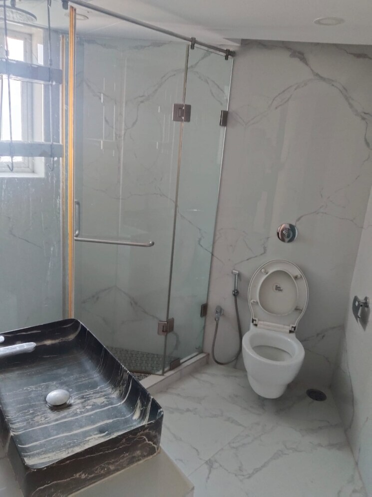 Bathroom, jolly-maker-apartment 2 Bedroom 1200 Sq.Ft. Apartment In Cuffe Parade Mumbai 8454603