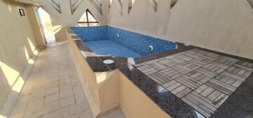 Swimming Pool in 5 BHK Penthouse at Sector 109 – for Rent