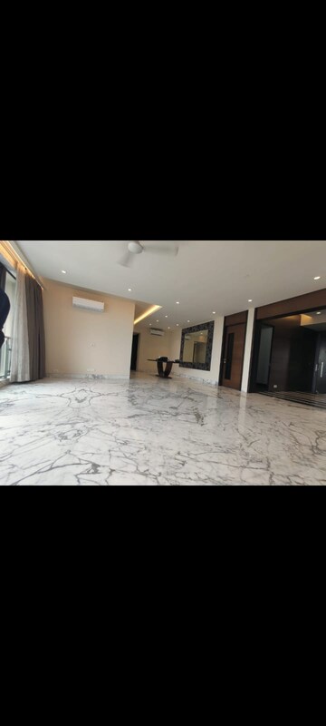 Furnished Amenities in 3.5 BHK Apartment at Shree Naman Saarthi, Girgaon – for Rent