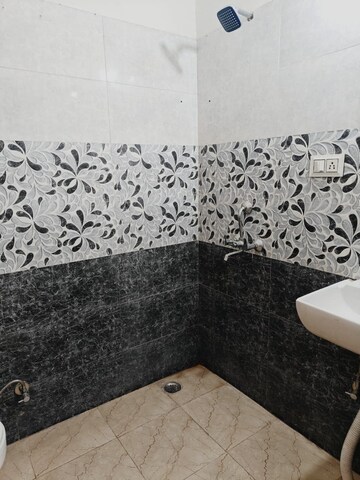Bathroom in 1 BHK Builder Floor at Saket – for Rent