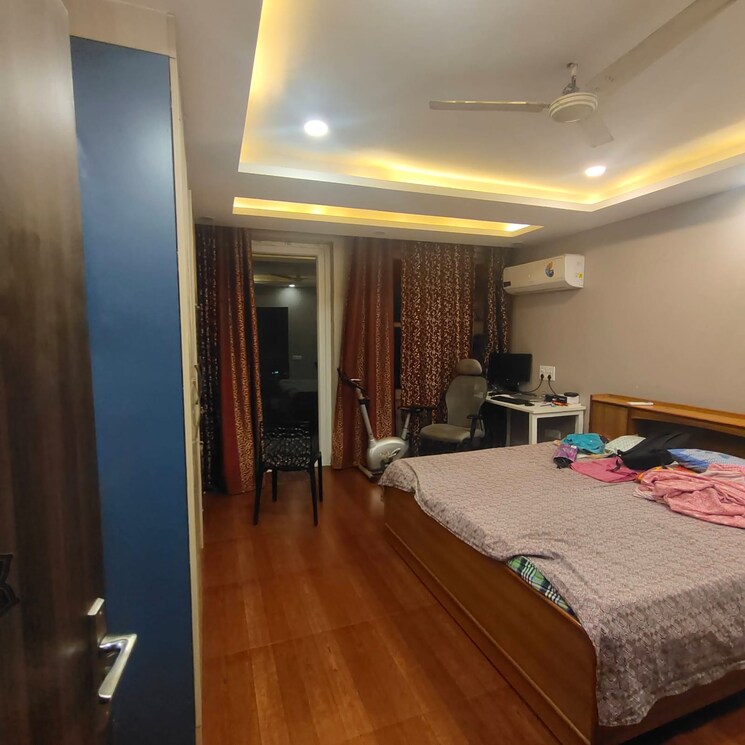 Master Bedroom, dlf-pink-town-house 4 Bedroom 150 Sq.Yd. Builder Floor In Dlf City Phase 3 Gurgaon 8454592