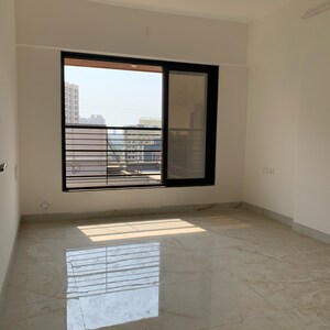 Room in 3 BHK Apartment at Borivali West – for Sale