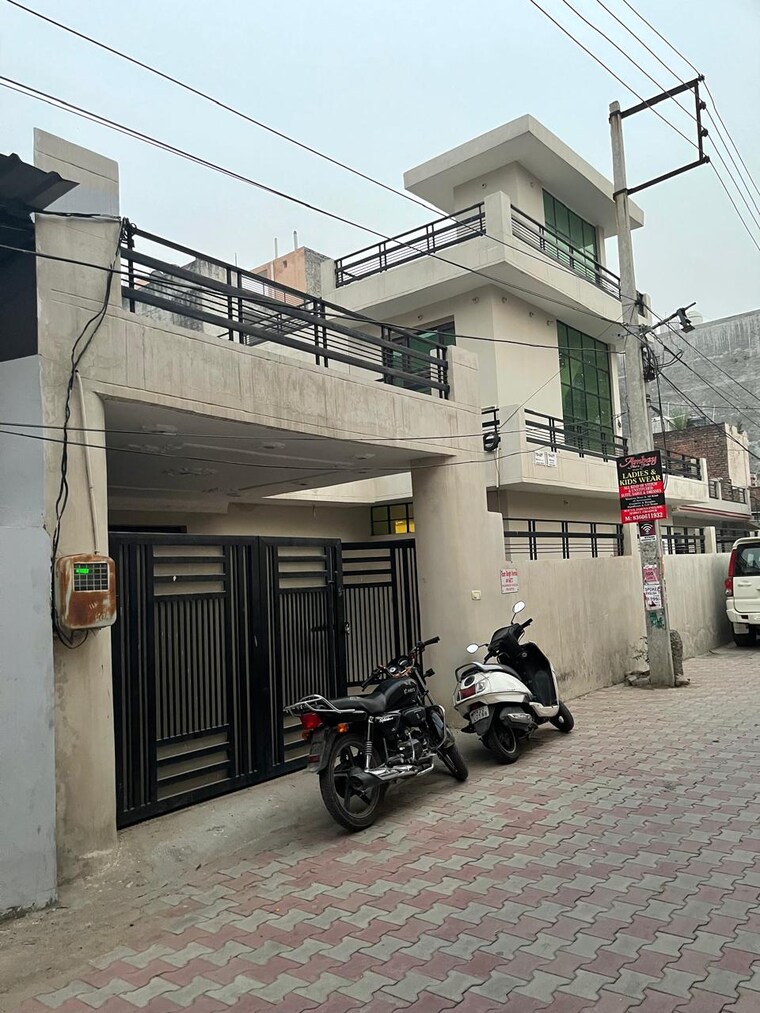 Living Room, ambala highway 5 Bedroom 300 Sq.Yd. Independent House In Ambala Highway Zirakpur 8454804