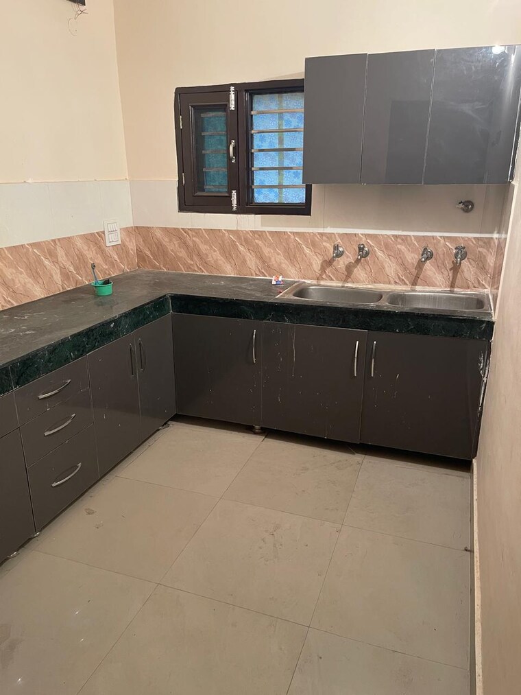 Exterior View, ambala highway 5 Bedroom 300 Sq.Yd. Independent House In Ambala Highway Zirakpur 8454804