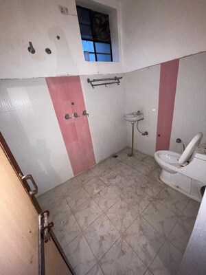 Bathroom in 5 BHK Independent House at Ambala Highway – for Sale