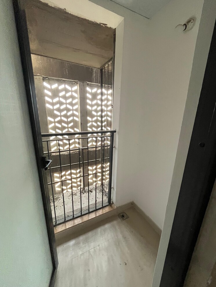 Balcony, lodha-palava-downtown-dombivli-east 1 Bedroom 676 Sq.Ft. Apartment In Dombivli East Thane 8454797
