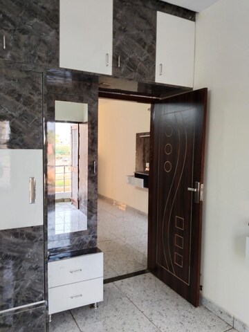 Room in 3 BHK Apartment at Amrapali Vaishali, Vaishali Sector 3 – for Sale