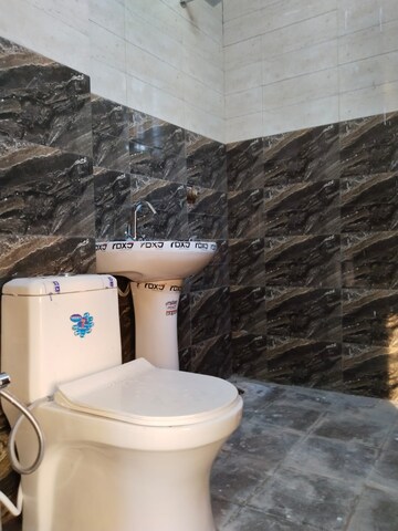 Bathroom in 3 BHK Apartment at Amrapali Vaishali, Vaishali Sector 3 – for Sale