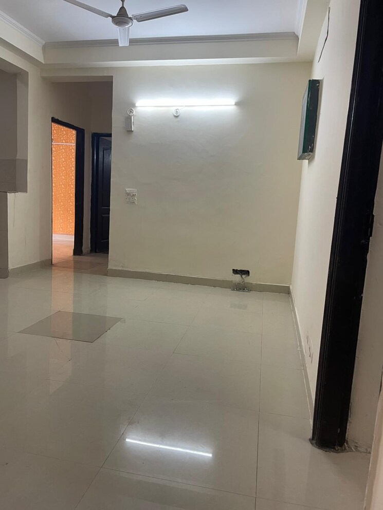 Master Bedroom, amrapali-silicon-city 2.5 Bedroom 1180 Sq.Ft. Apartment In Sector 76 Noida 8454860