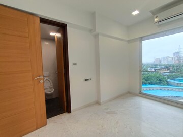 Room in 3 BHK Apartment at Bharat Skyvistas, Andheri West – for Sale