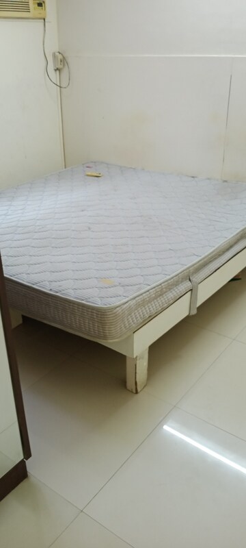 Room in 1 BHK Apartment at Sher E Punjab, Andheri East – for Rent