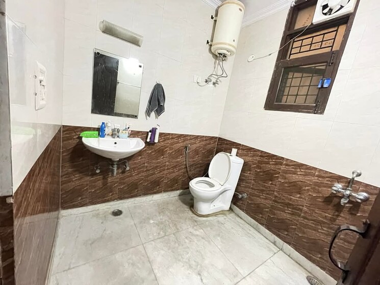 Master Bedroom, malibu-shopping-arcade 2 Bedroom 200 Sq.Yd. Builder Floor In Sector 47 Gurgaon 8454950