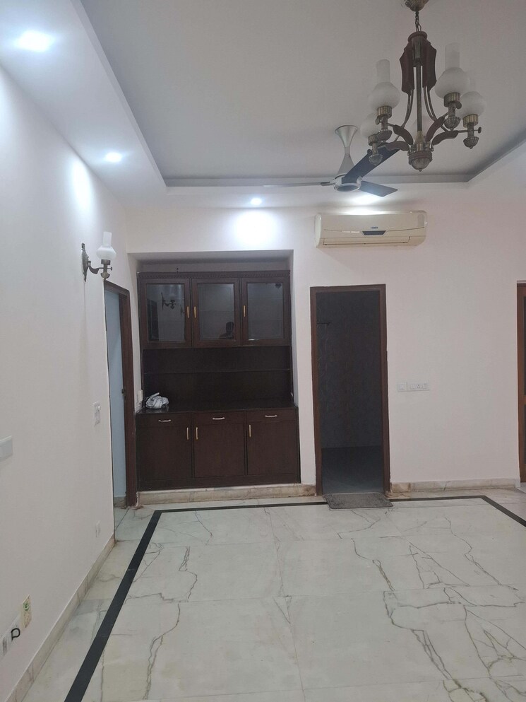 Master Bedroom, malibu-shopping-arcade 2 Bedroom 200 Sq.Yd. Builder Floor In Sector 47 Gurgaon 8454950