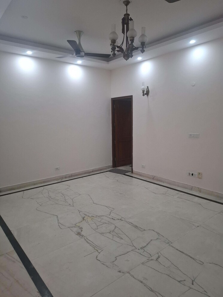 Master Bedroom, malibu-shopping-arcade 2 Bedroom 200 Sq.Yd. Builder Floor In Sector 47 Gurgaon 8454950