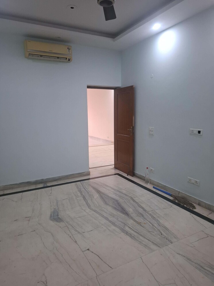 Master Bedroom, malibu-shopping-arcade 2 Bedroom 200 Sq.Yd. Builder Floor In Sector 47 Gurgaon 8454950