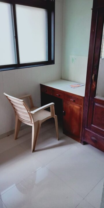 Room in 1.5 BHK Builder Floor at Parel – for Rent