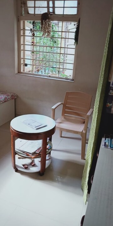 Living Room in 1.5 BHK Builder Floor at Parel – for Rent