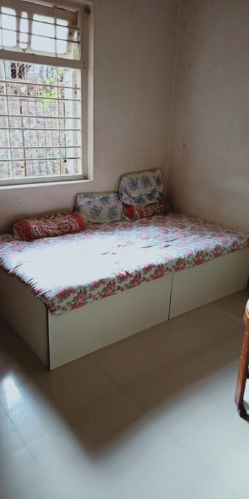 Bedroom in 1.5 BHK Builder Floor at Parel – for Rent