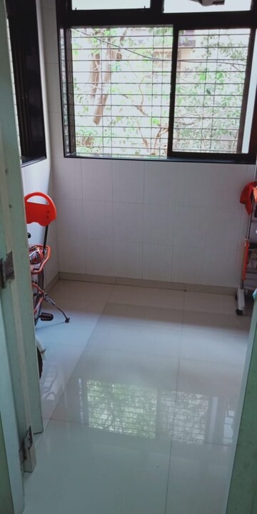 1.5 BHK Builder Floor at Parel – for Rent