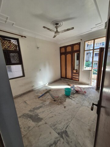 Room in 3 BHK Apartment at Sector 22 Dwarka – for Rent