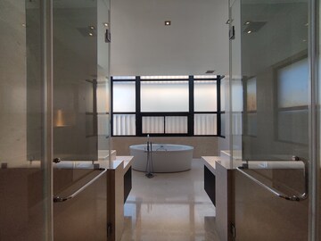 Attached Bathroom in 4 BHK Villa at Prestige Golfshire, Nandi Hills – for Rent