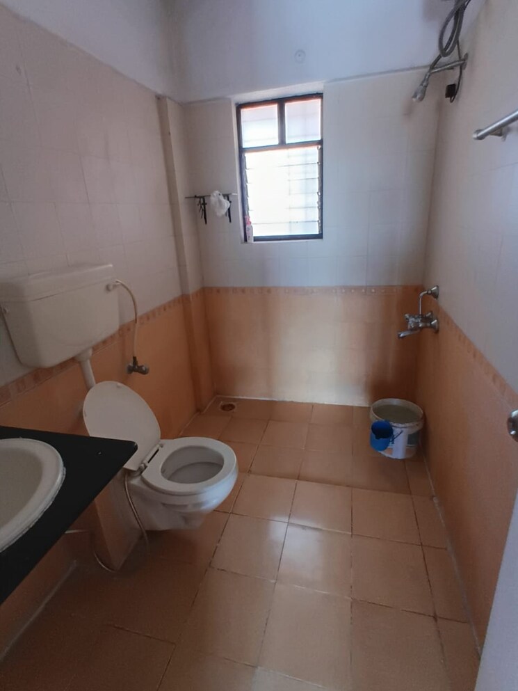 Attached Bathroom, bramha-avenue 3 Bedroom 1500 Sq.Ft. Apartment In Kondhwa Pune 8454995