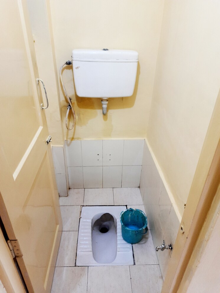 Bathroom, sion east 1 Bedroom 320 Sq.Ft. Apartment In Sion East Mumbai 8455010