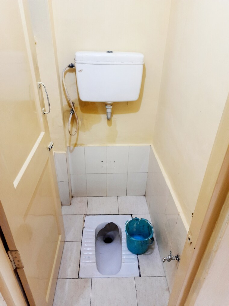 Bathroom, sion east 1 Bedroom 320 Sq.Ft. Apartment In Sion East Mumbai 8455010