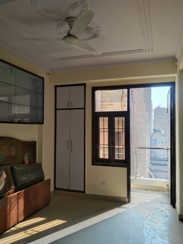 Room in 3 BHK Apartment at SDS NRI Residency Omega II, Omega Ii Greater Noida – for Rent