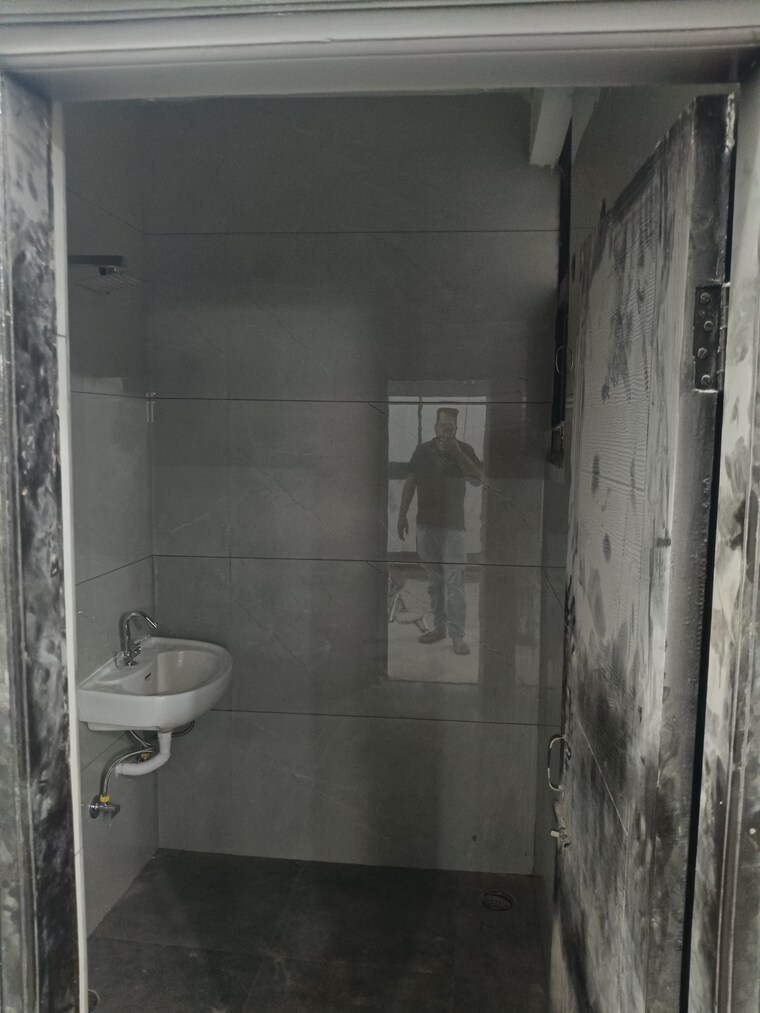 Bathroom, dhakoli village 3 Bedroom 1000 Sq.Ft. Builder Floor In Dhakoli Village Zirakpur 8455020